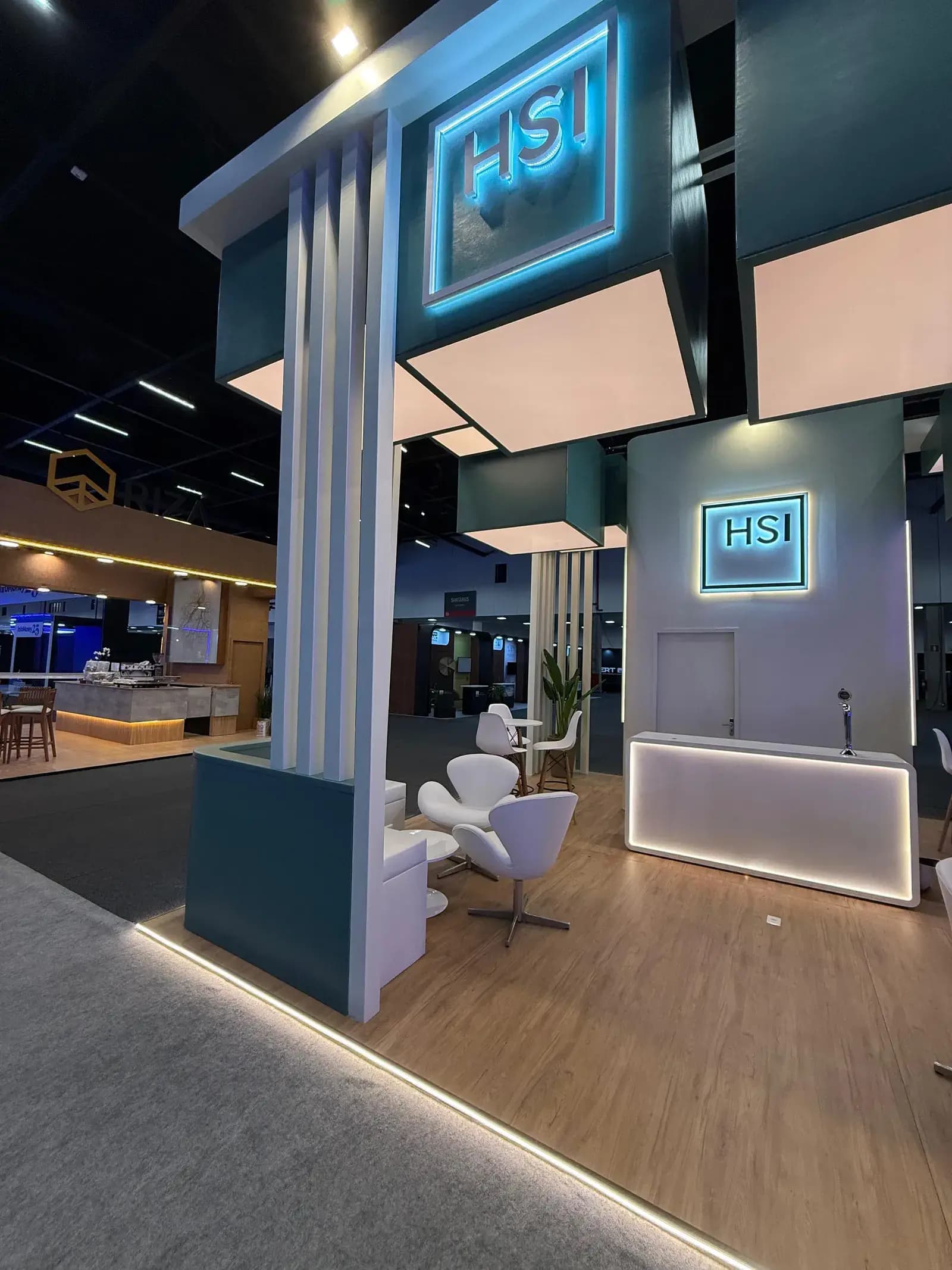 Stand personalizado HSI