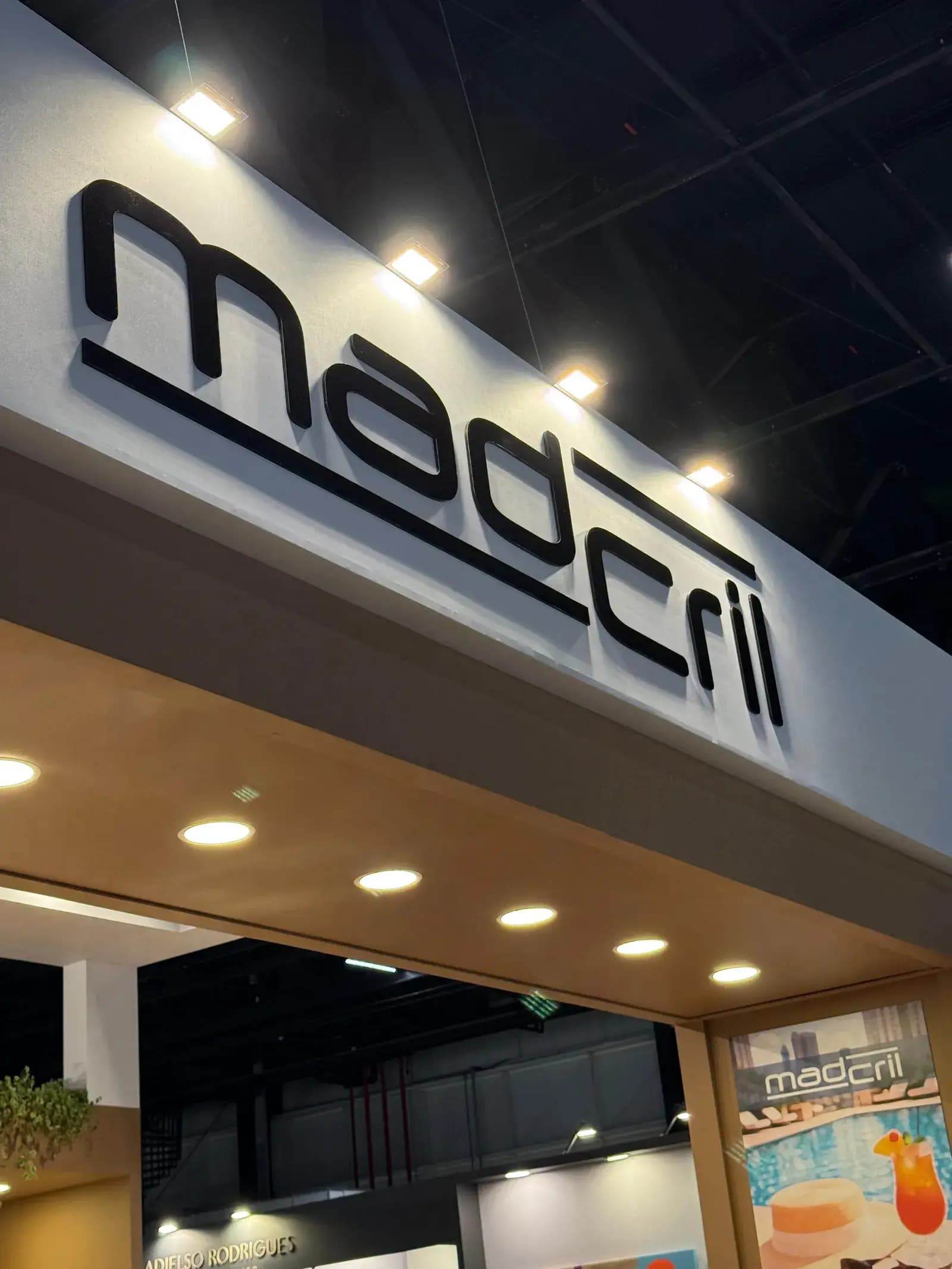 Stand personalizado Madcrill