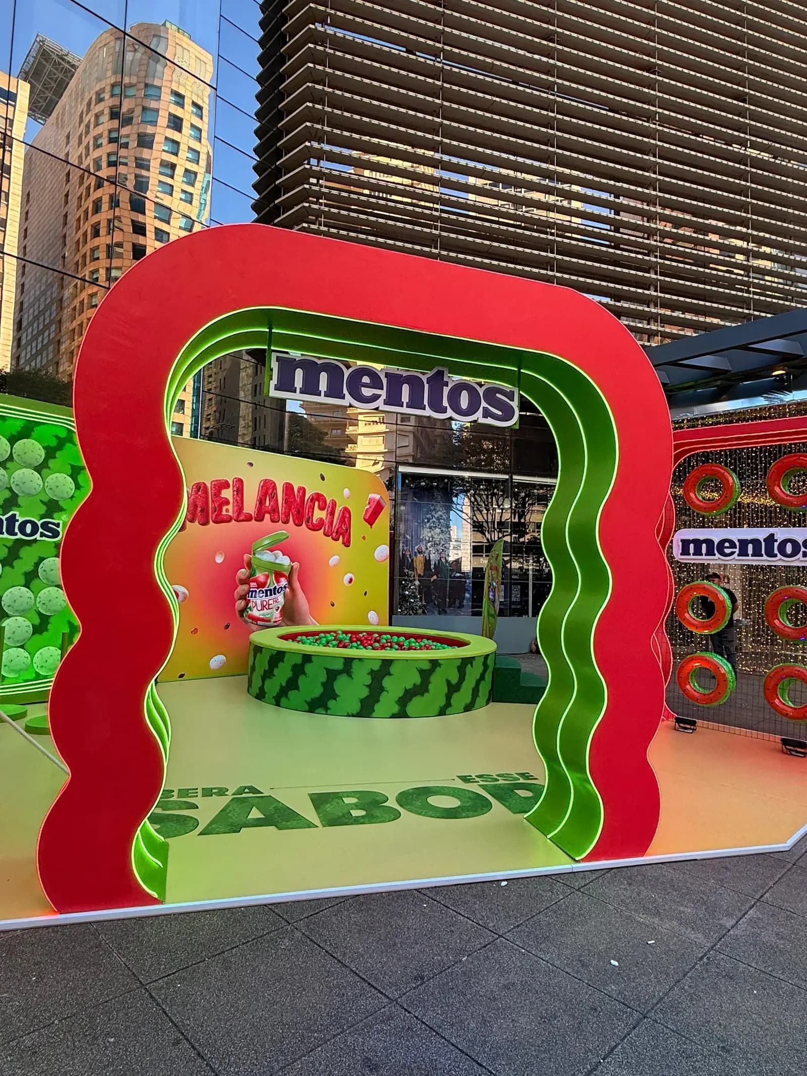 Stand personalizado Mentos