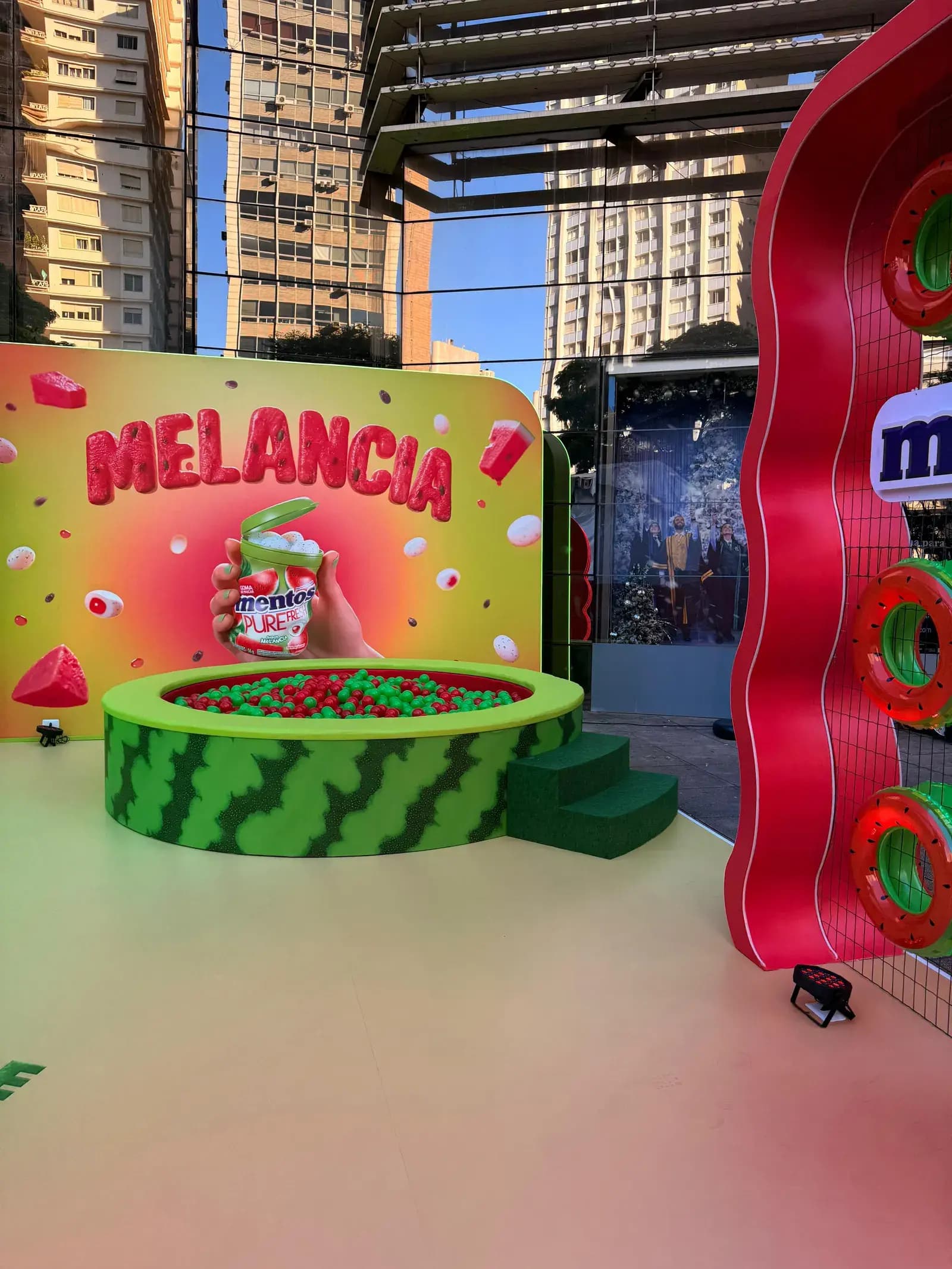 Stand personalizado Mentos