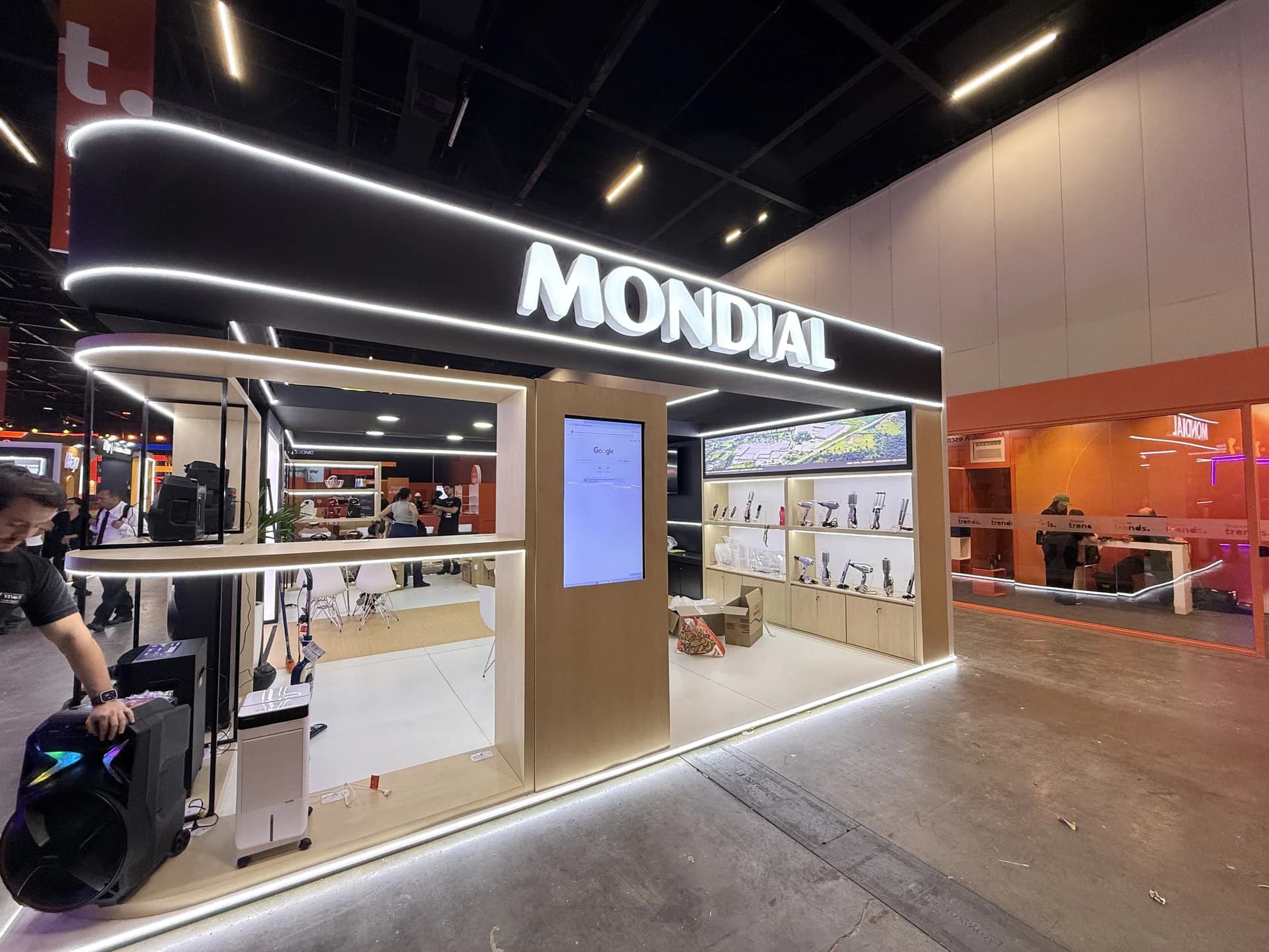 Stand personalizado Mondial